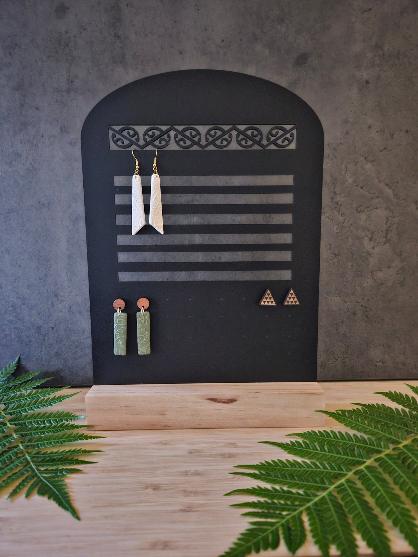 Green River Earring Stand