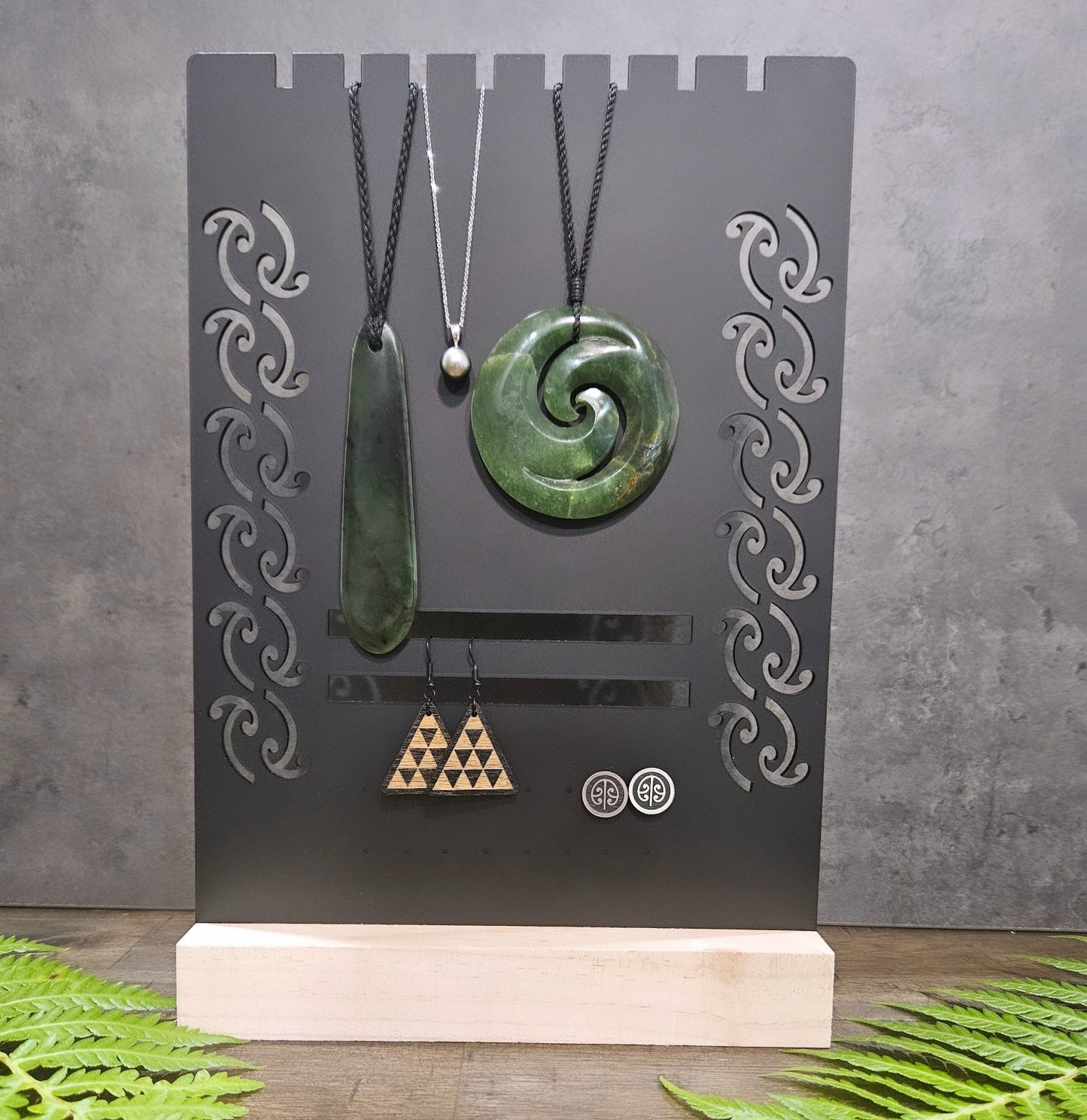 Green River Taonga Stand