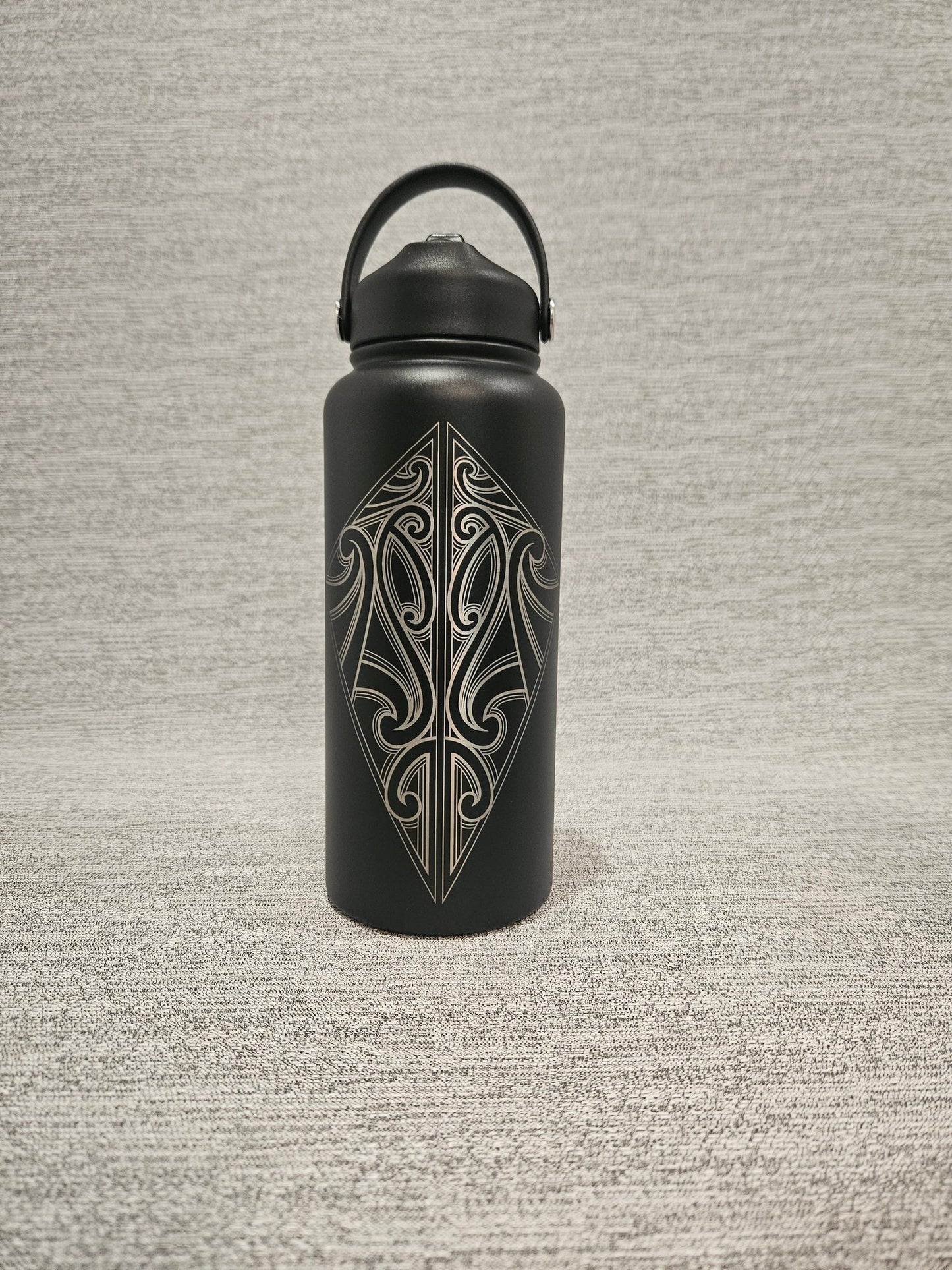Arawai Drink Bottle with Sipper Lid