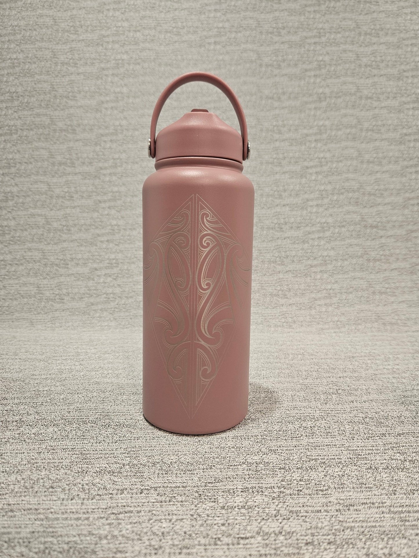 Arawai Drink Bottle with Sipper Lid