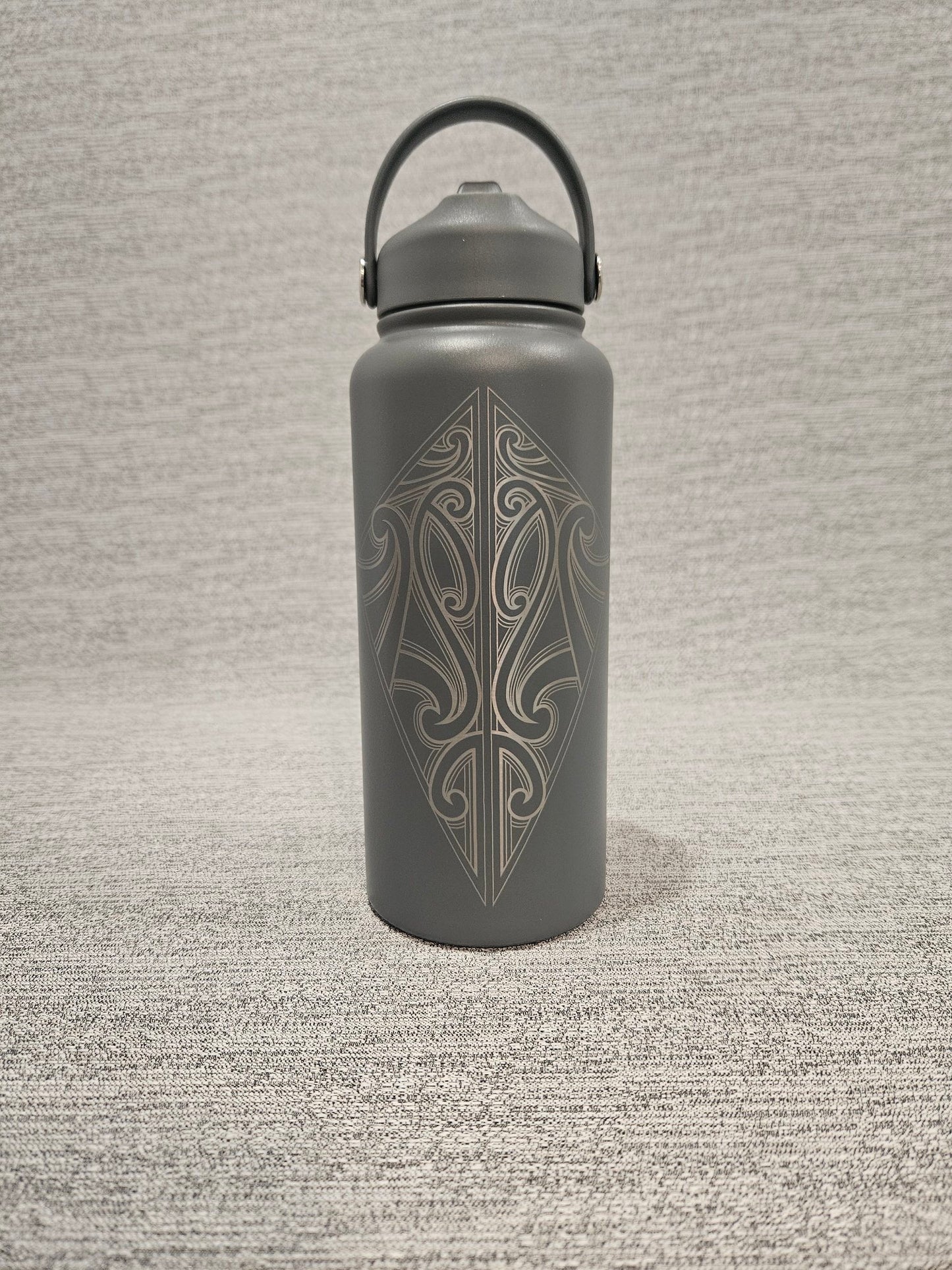 Arawai Drink Bottle with Sipper Lid