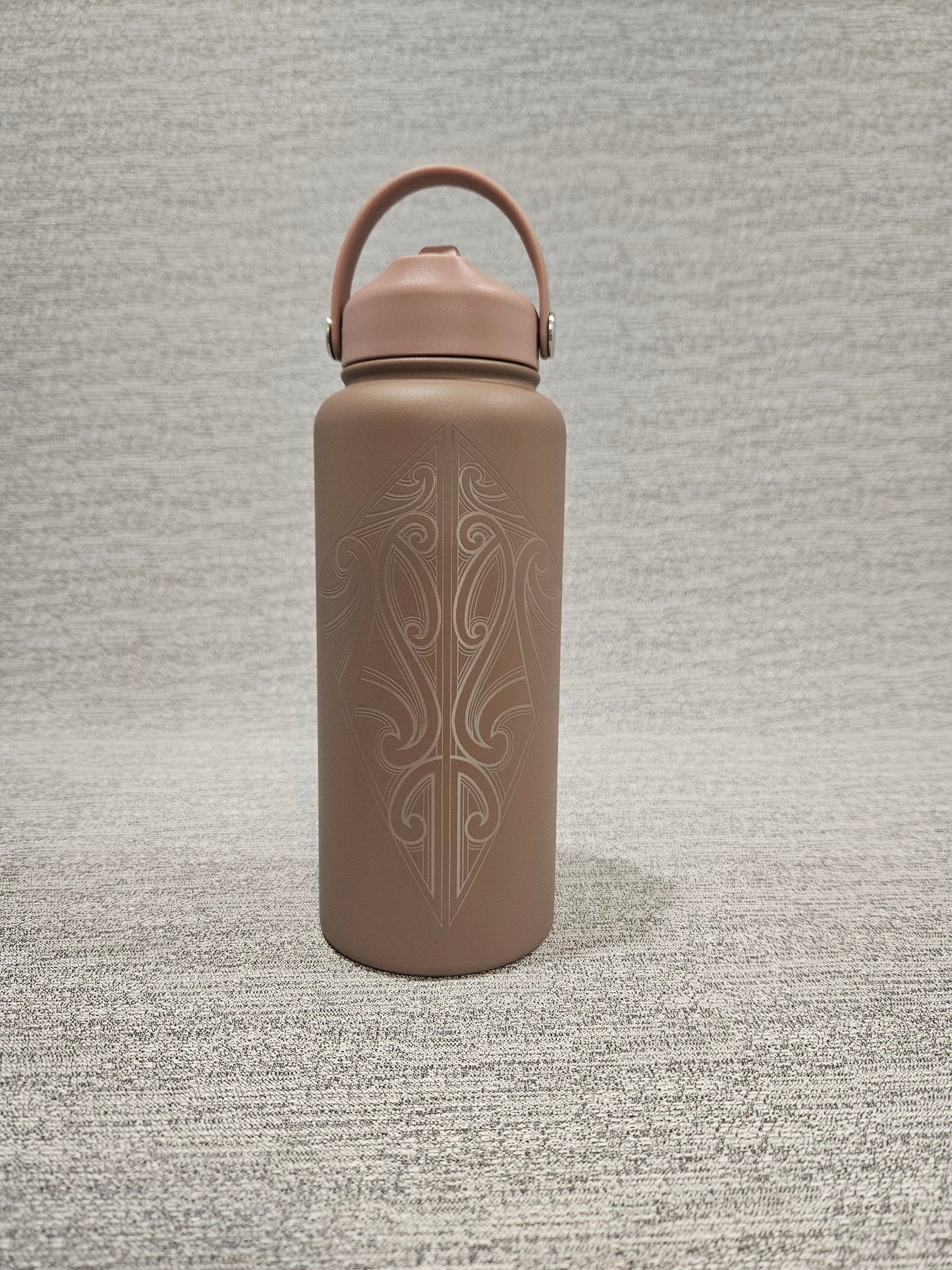 Arawai Drink Bottle with Sipper Lid