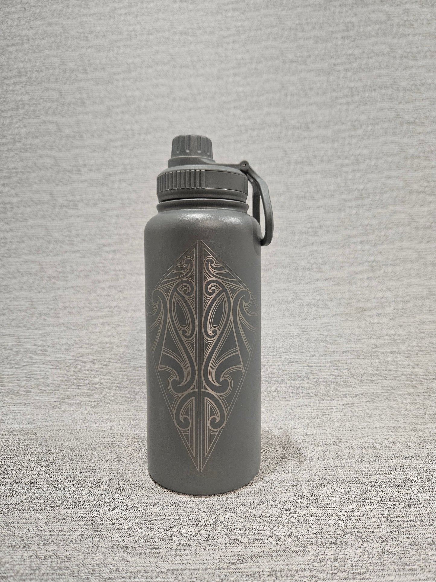 Arawai Drink Bottle with Screw Top Lid