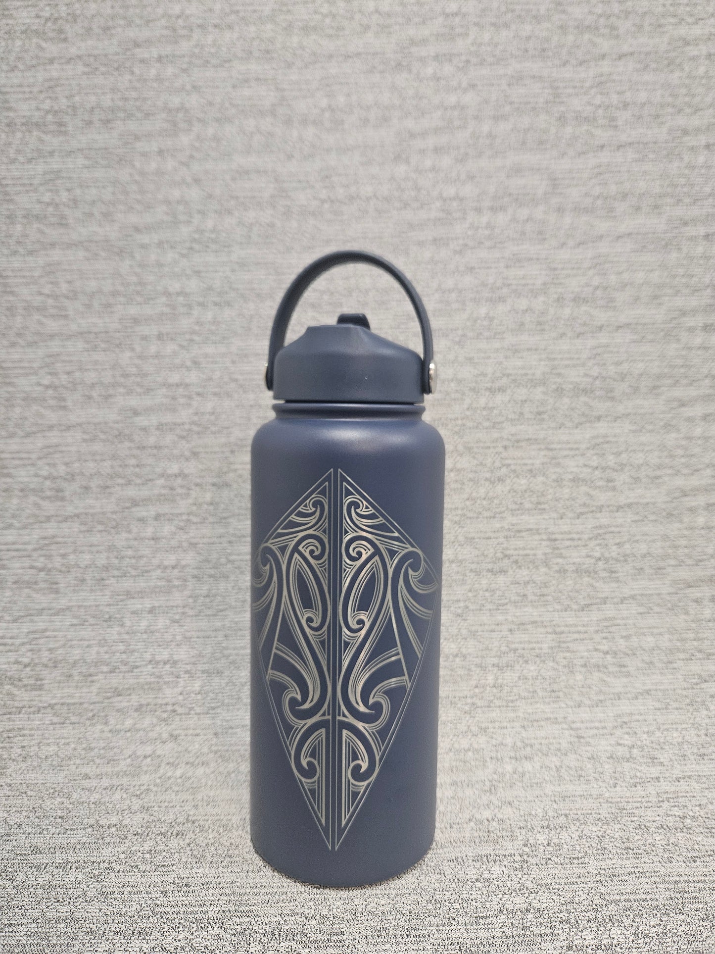 Arawai Drink Bottle with Sipper Lid