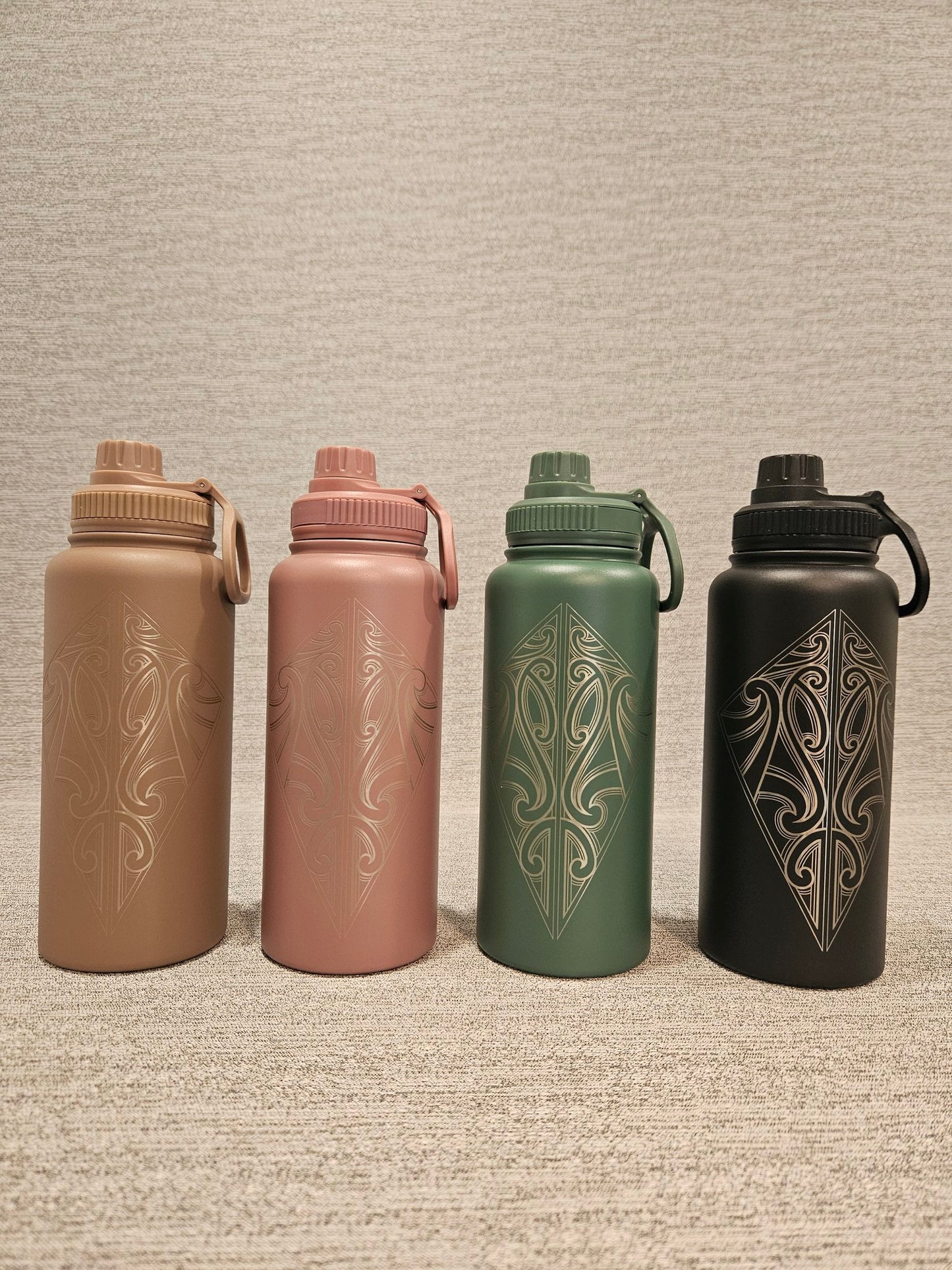 Arawai Drink Bottle with Screw Top Lid