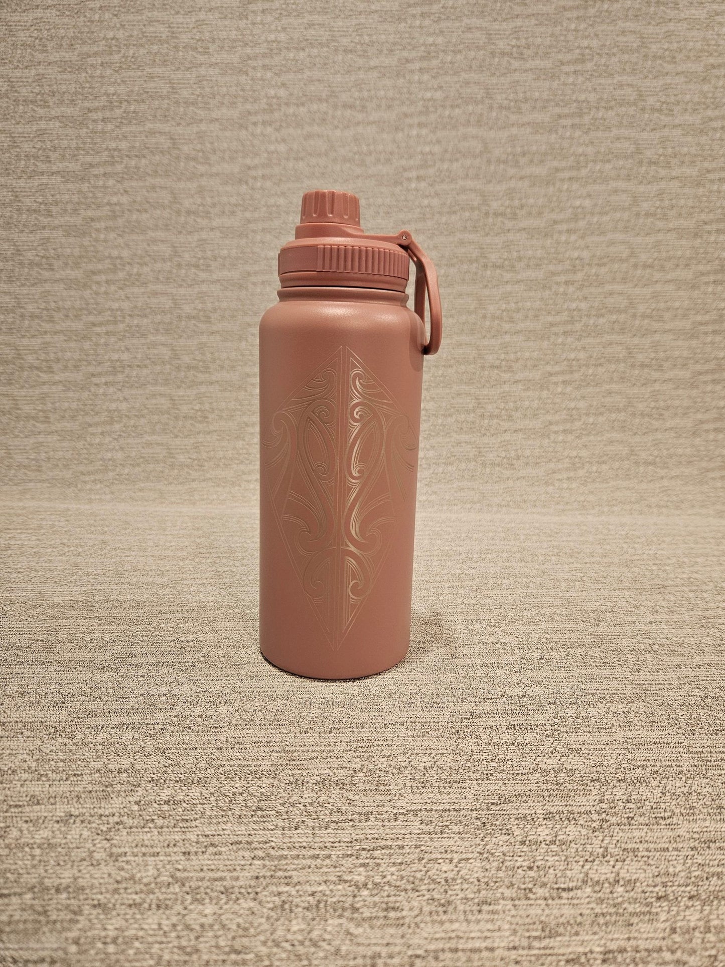 Arawai Drink Bottle with Screw Top Lid