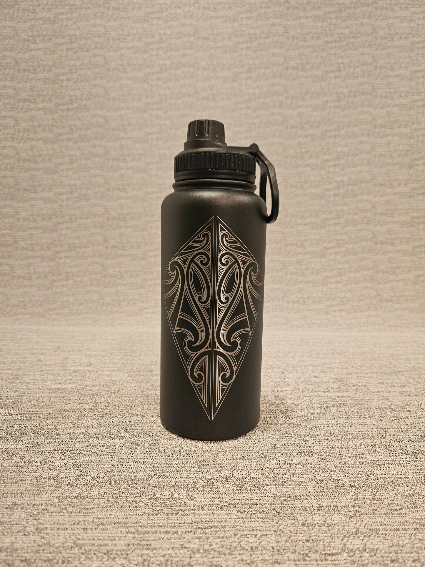 Arawai Drink Bottle with Screw Top Lid