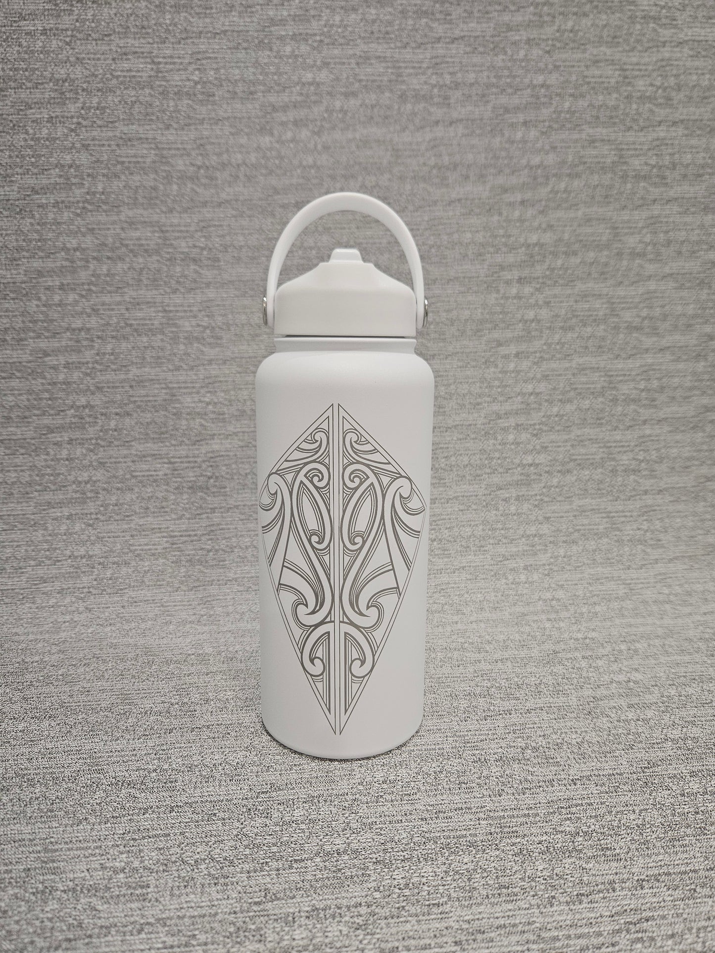 Arawai Drink Bottle with Sipper Lid