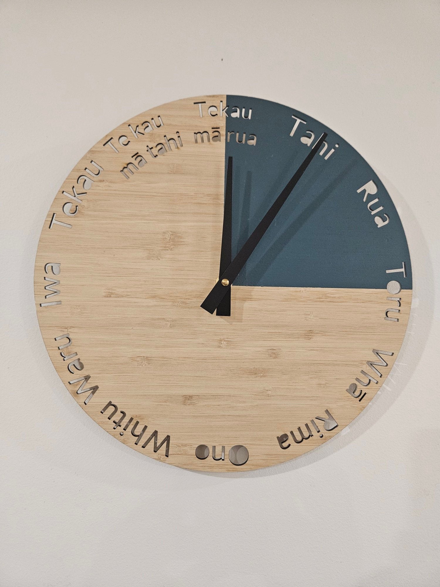 Clock - Te Reo Maori – Green River Creations