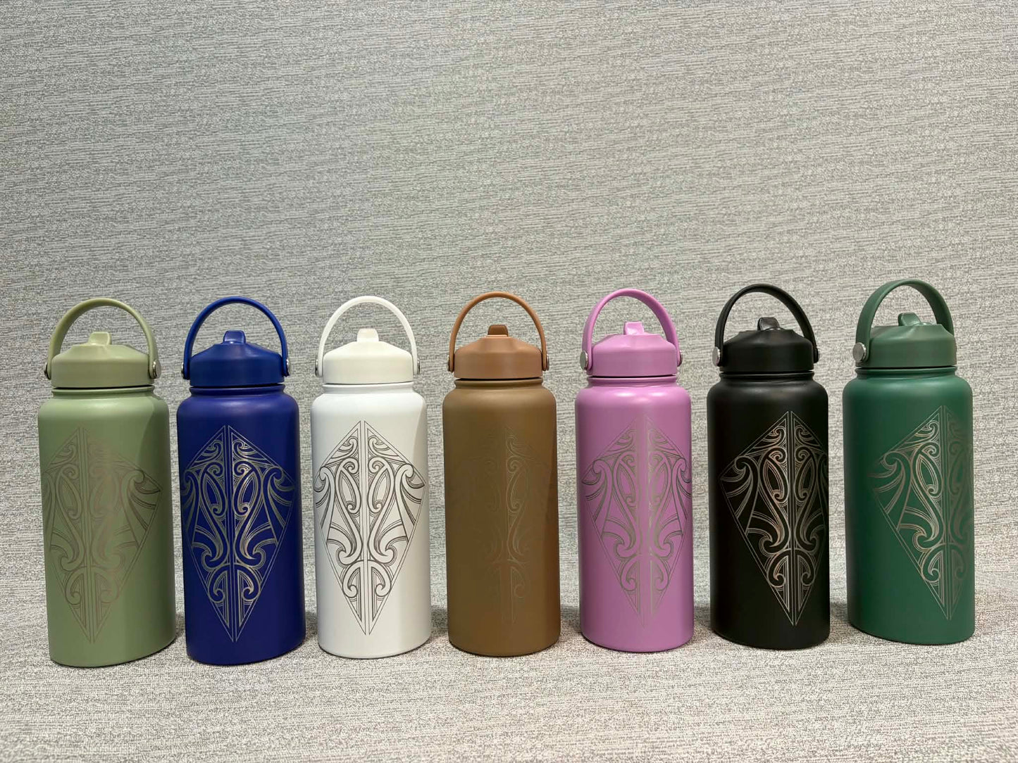 Arawai Drink Bottle with Sipper Lid