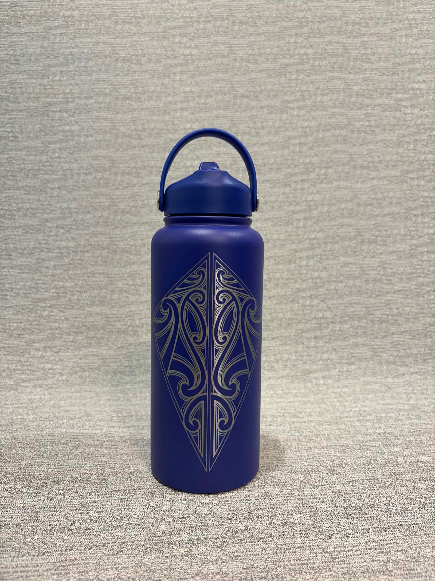 Arawai Drink Bottle with Sipper Lid
